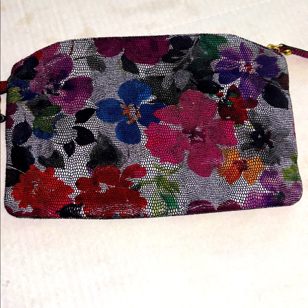LODIS BRAND FLORAL LEATHER WRISTLET SOFT LEATHER GOLD HARDWARE ZIP CLOSURE - Picture 7 of 12